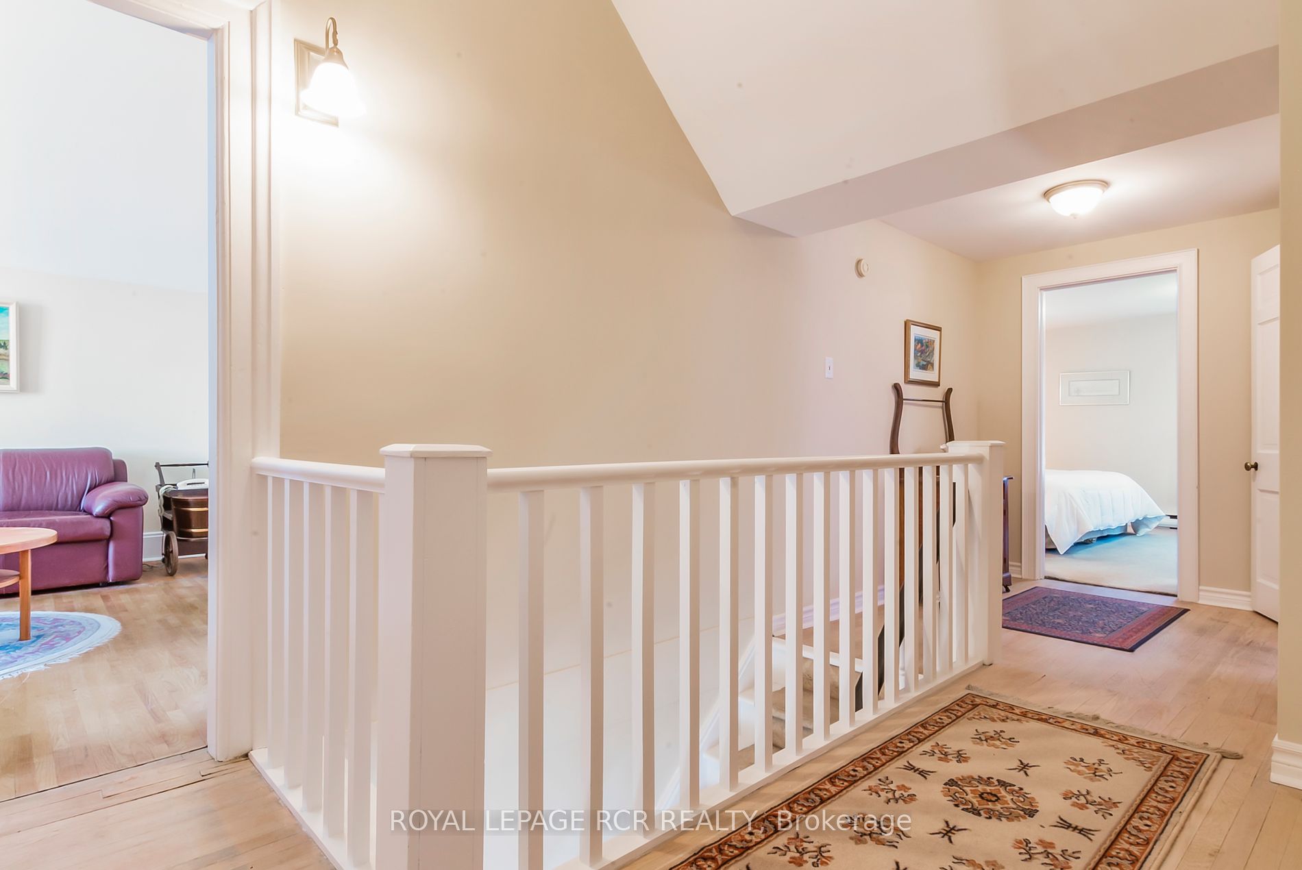 1380 Queen St W