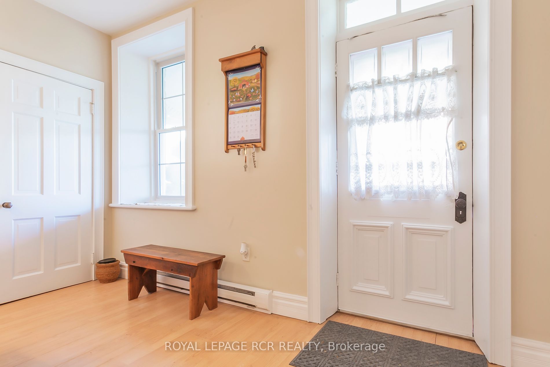 1380 Queen St W