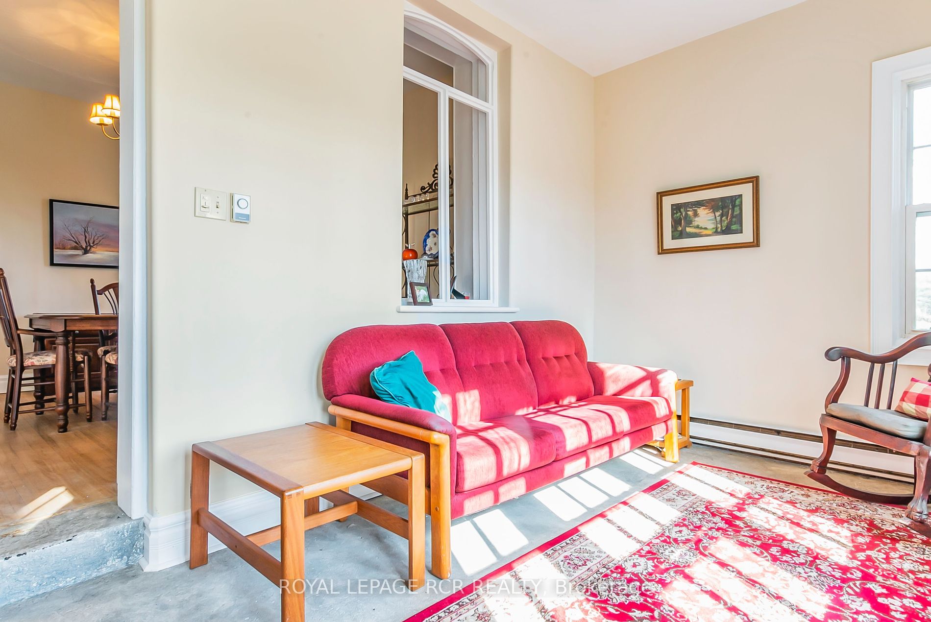 1380 Queen St W