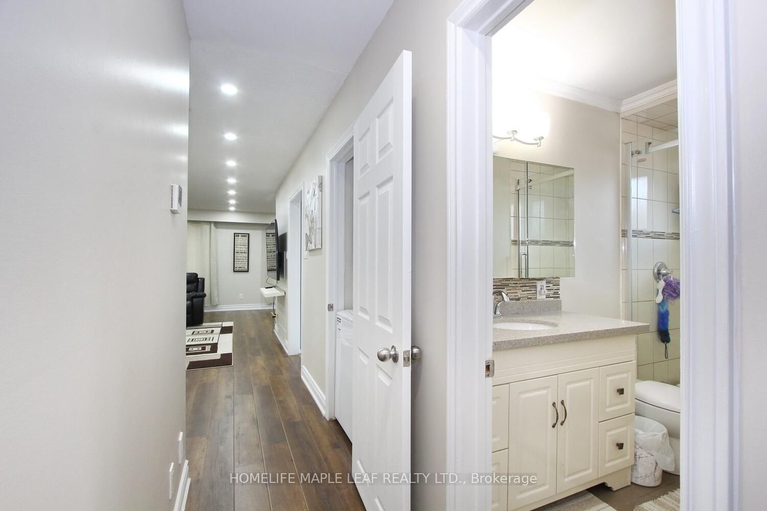 38 Inglewood Dr