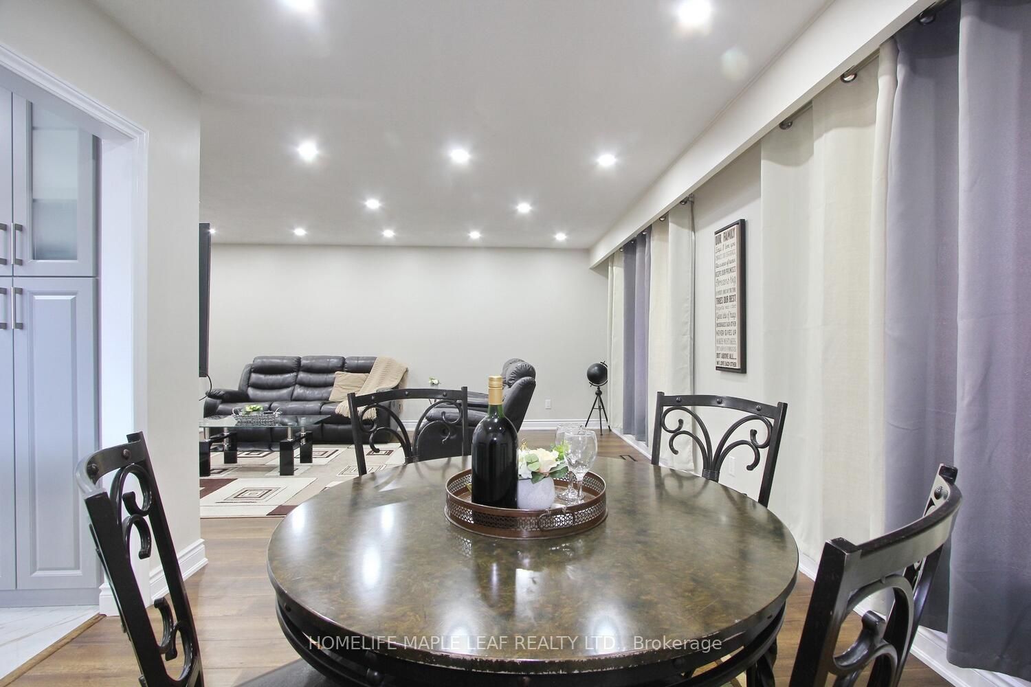 38 Inglewood Dr