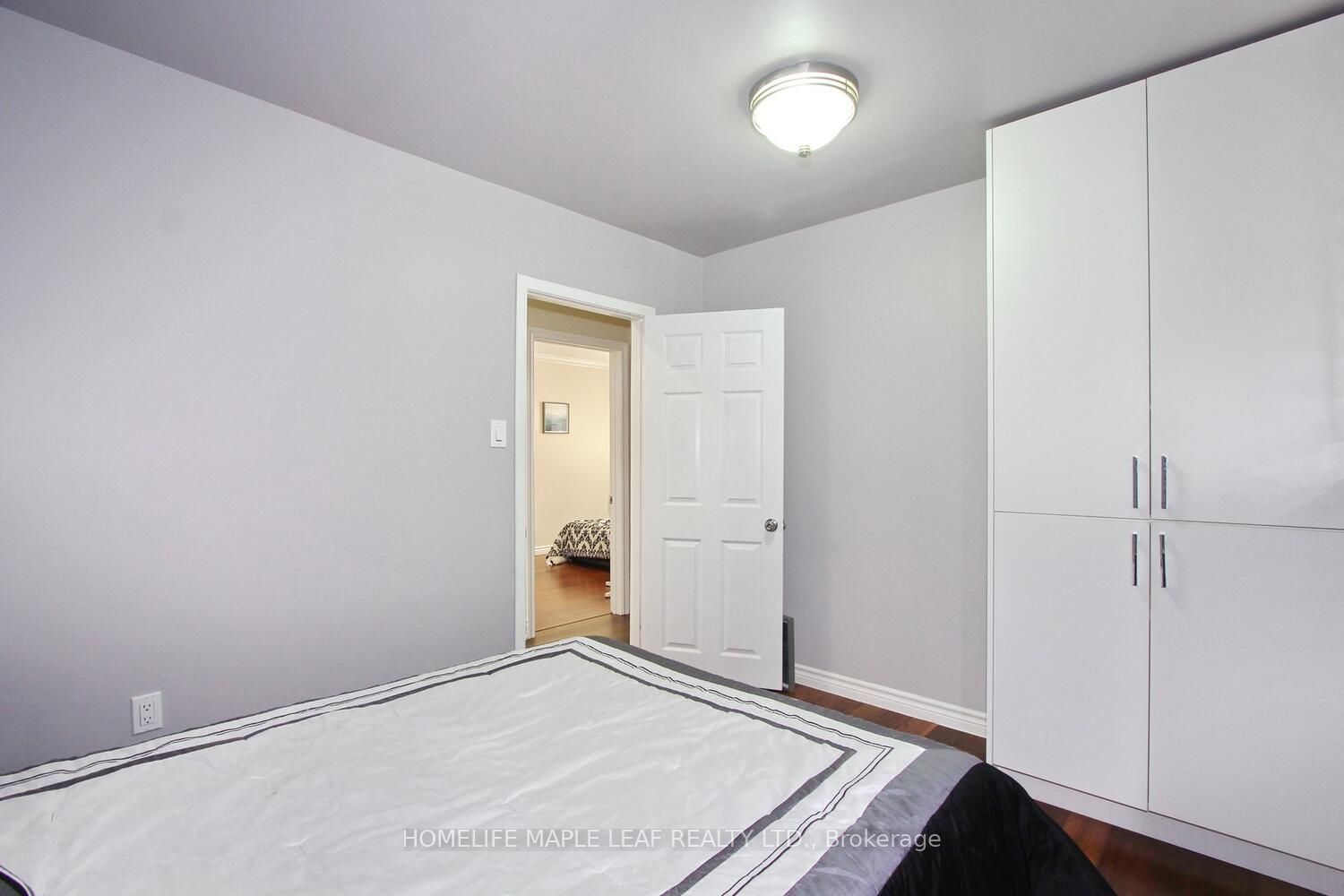 38 Inglewood Dr