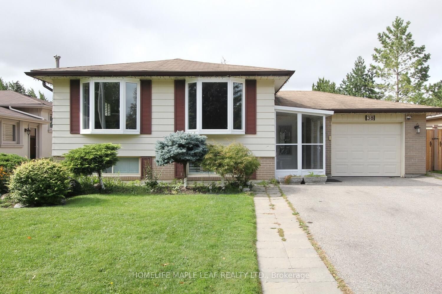 38 Inglewood Dr
