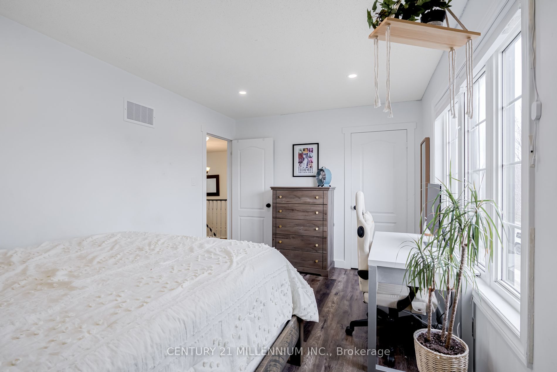 18 Belmont Boulevard