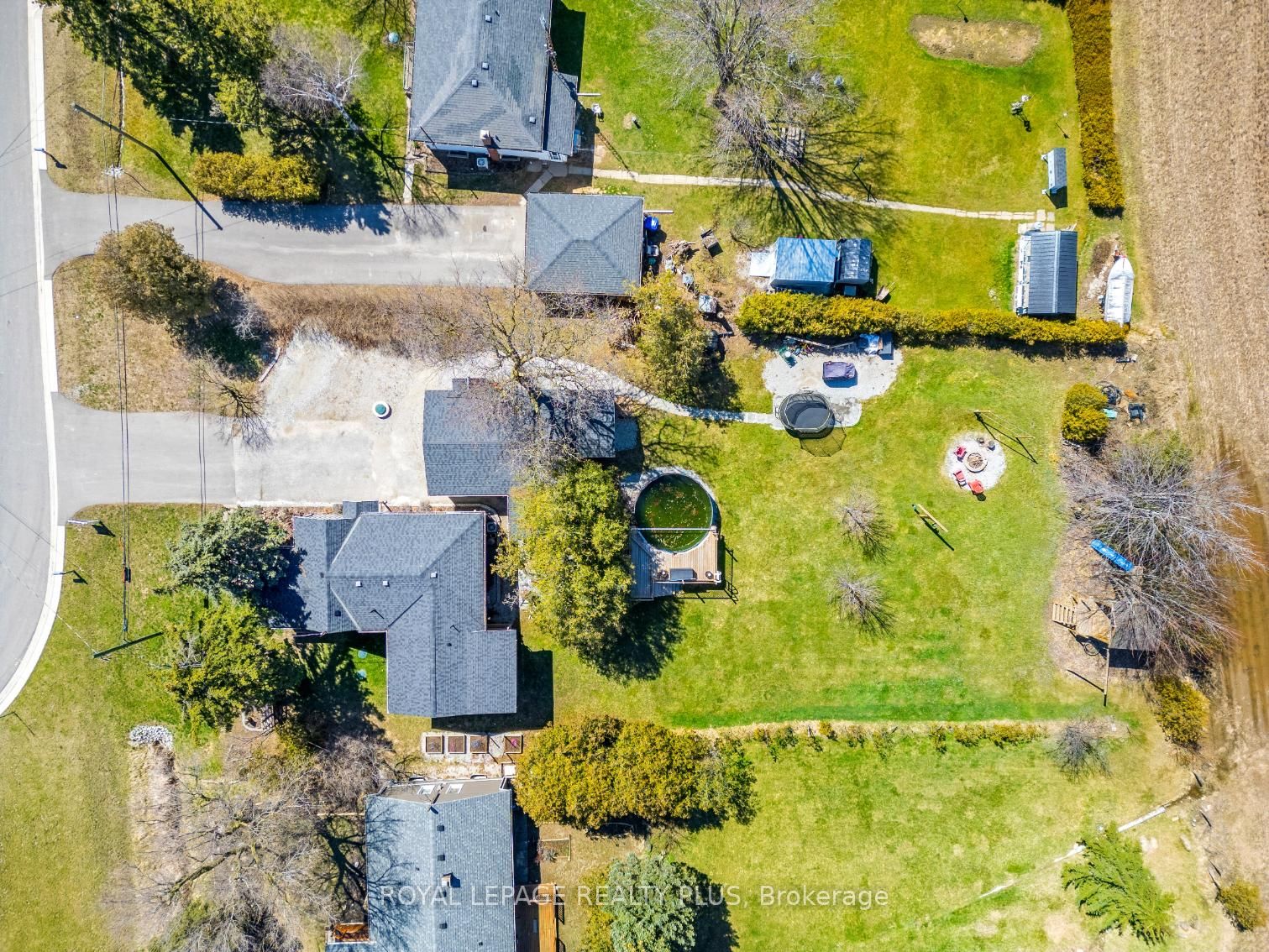 7433 5 Side Road