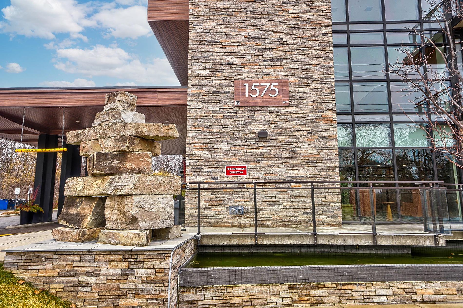 1575 Lakeshore Rd W, #441
