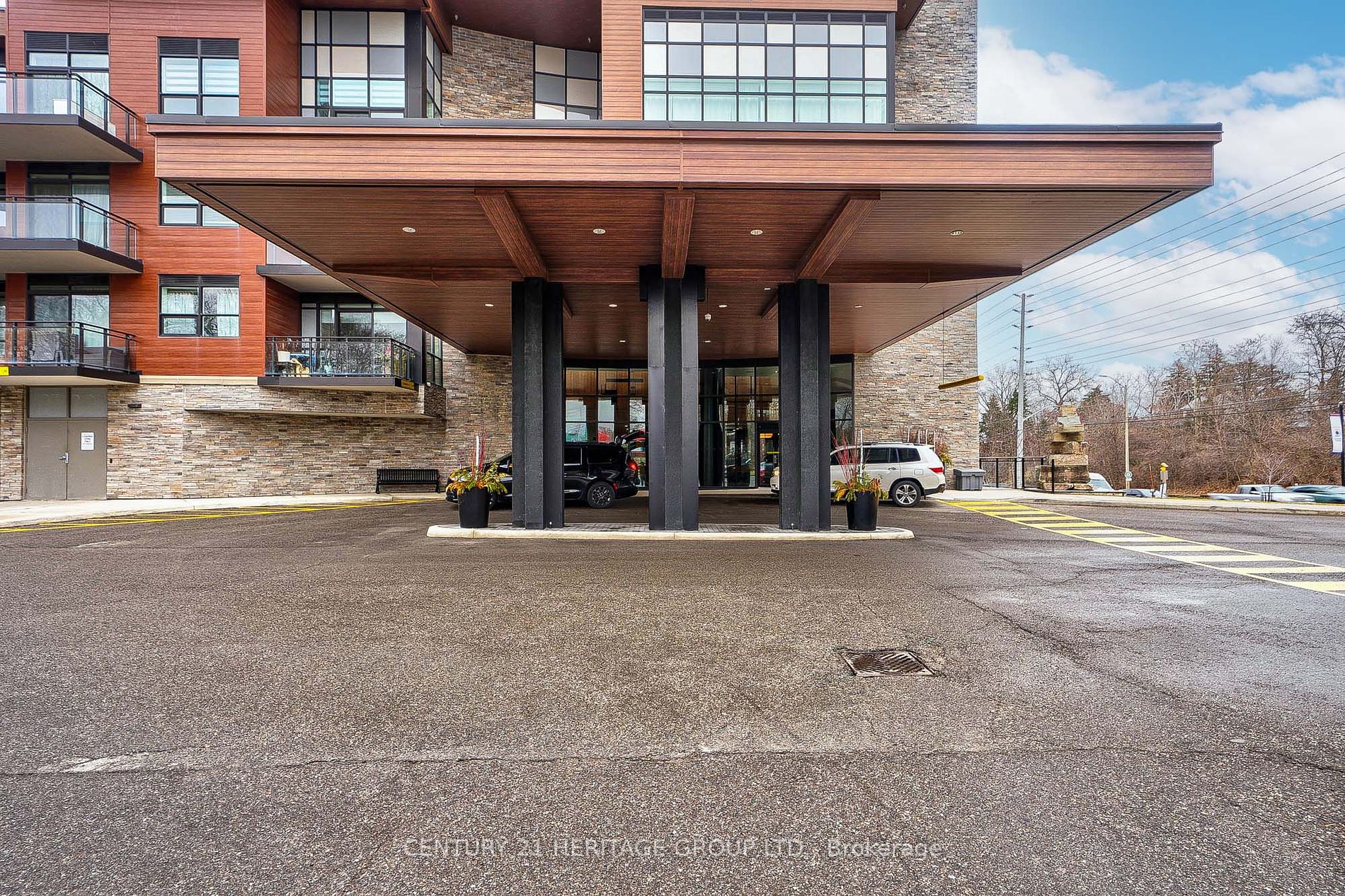 1575 Lakeshore Rd W, #441