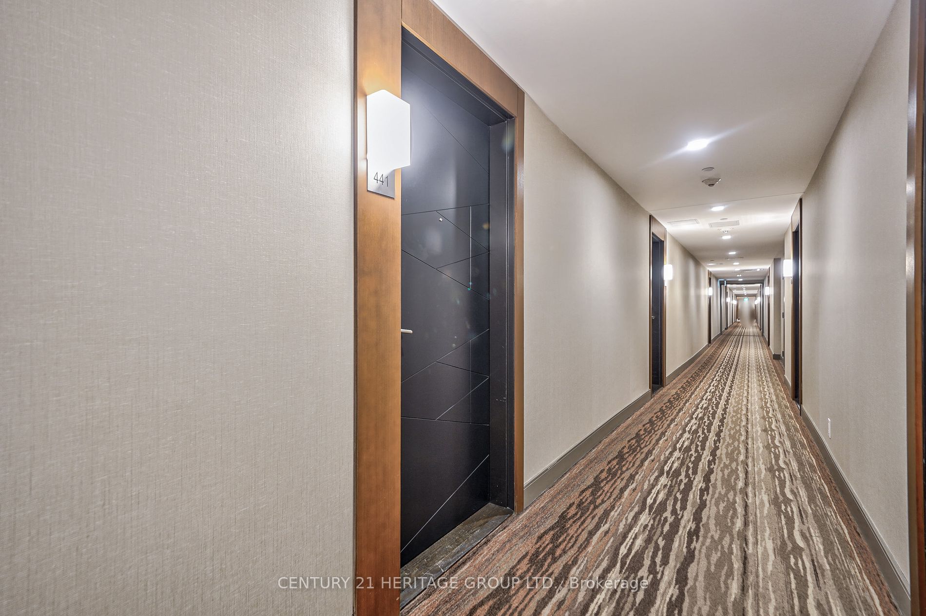 1575 Lakeshore Rd W, #441