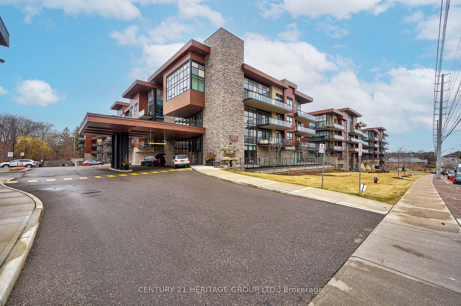 1575 Lakeshore Rd W, #441