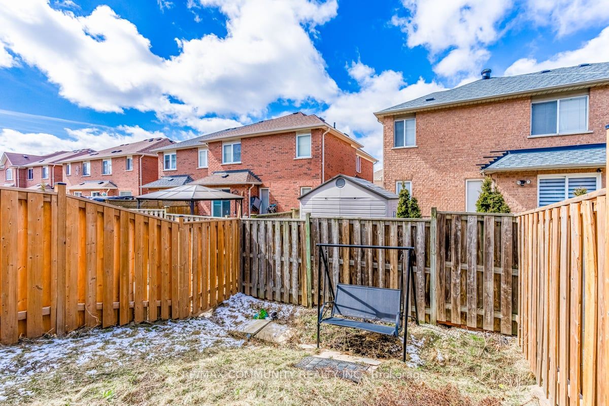 271 Richvale Dr S, #10