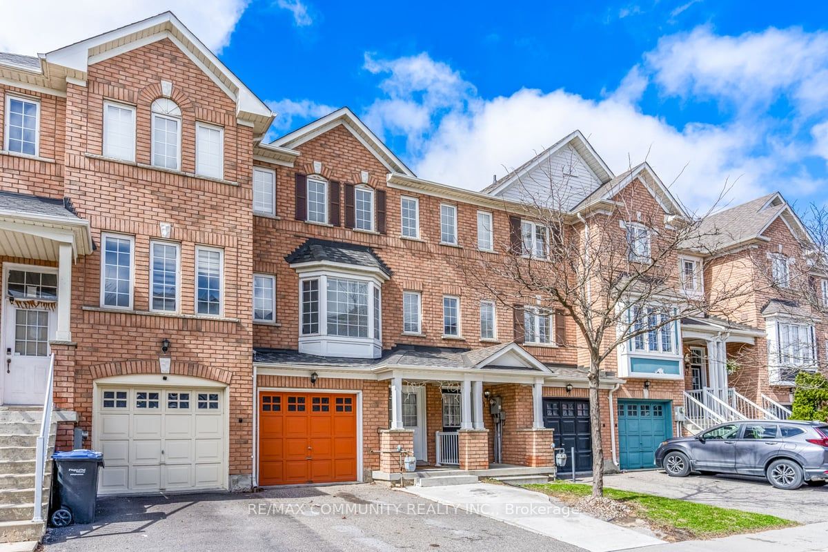271 Richvale Dr S, #10