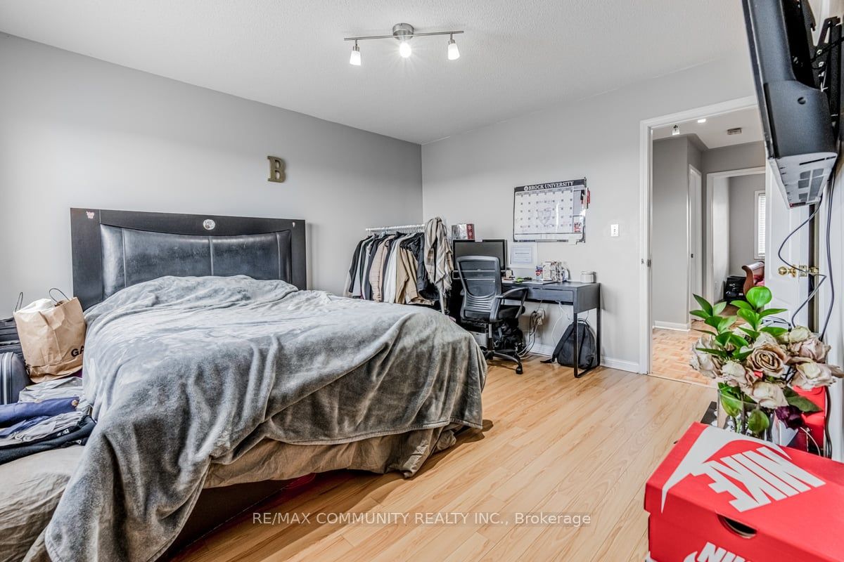 271 Richvale Dr S, #10