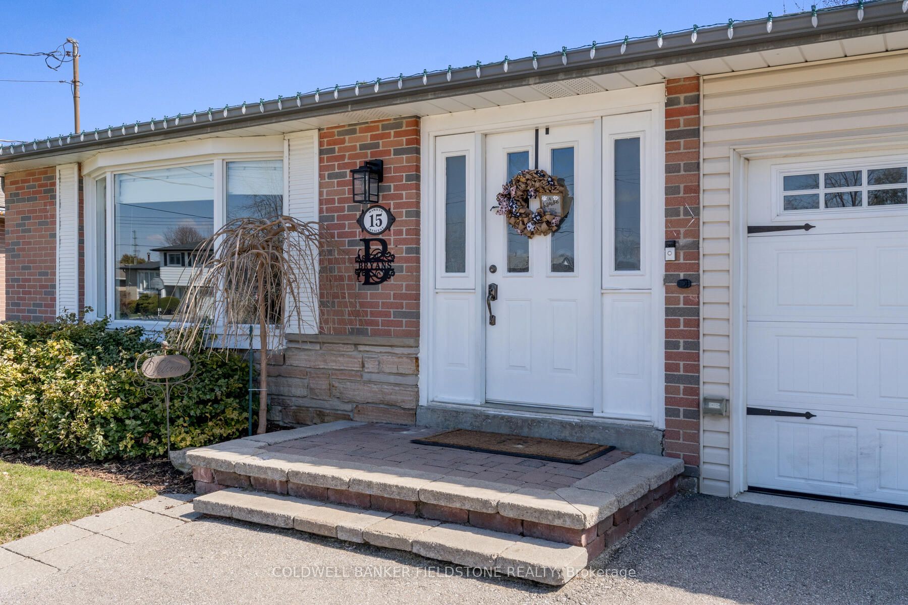 15 Marilyn Cres