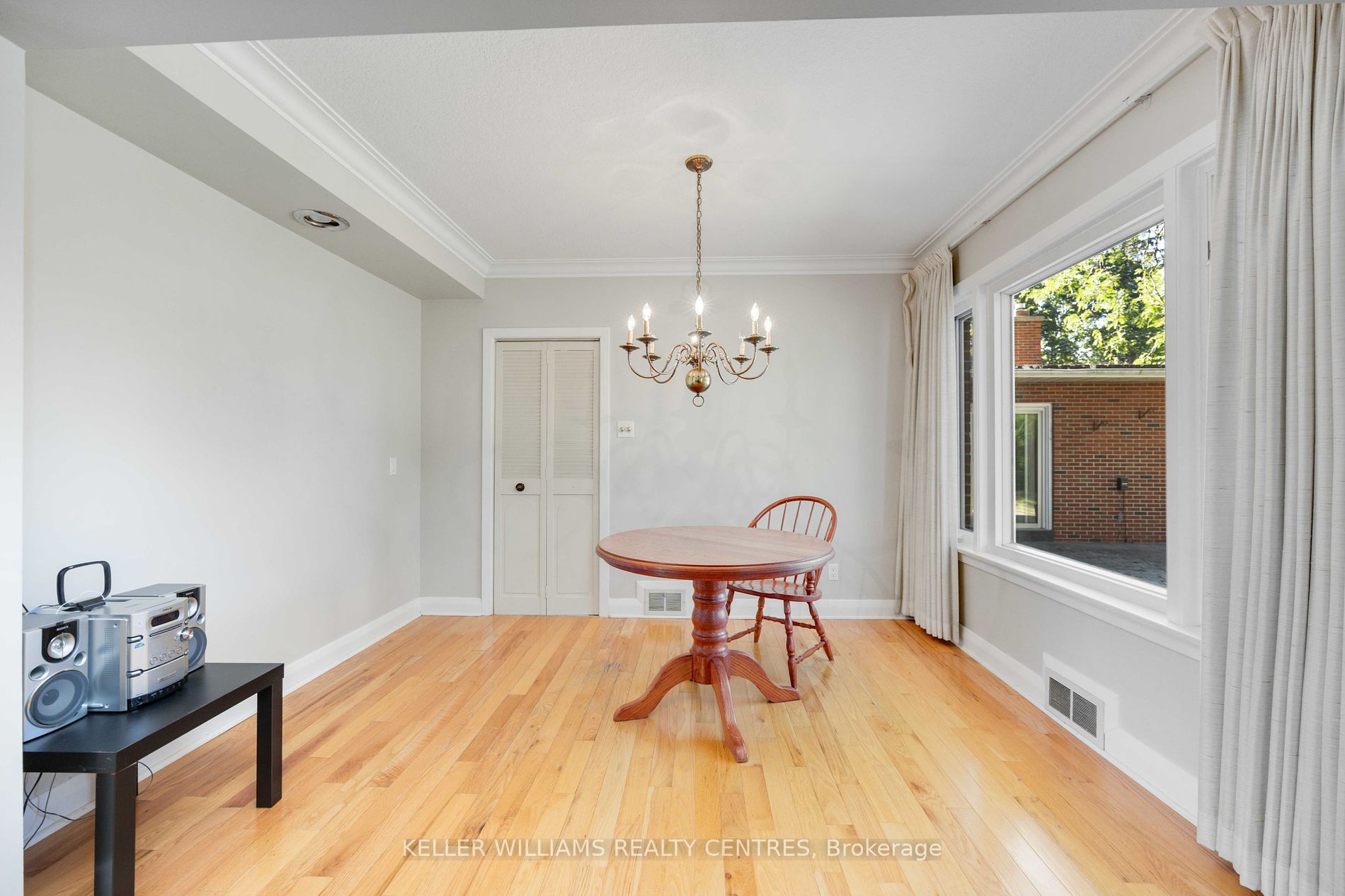 6 Ridgecross Road