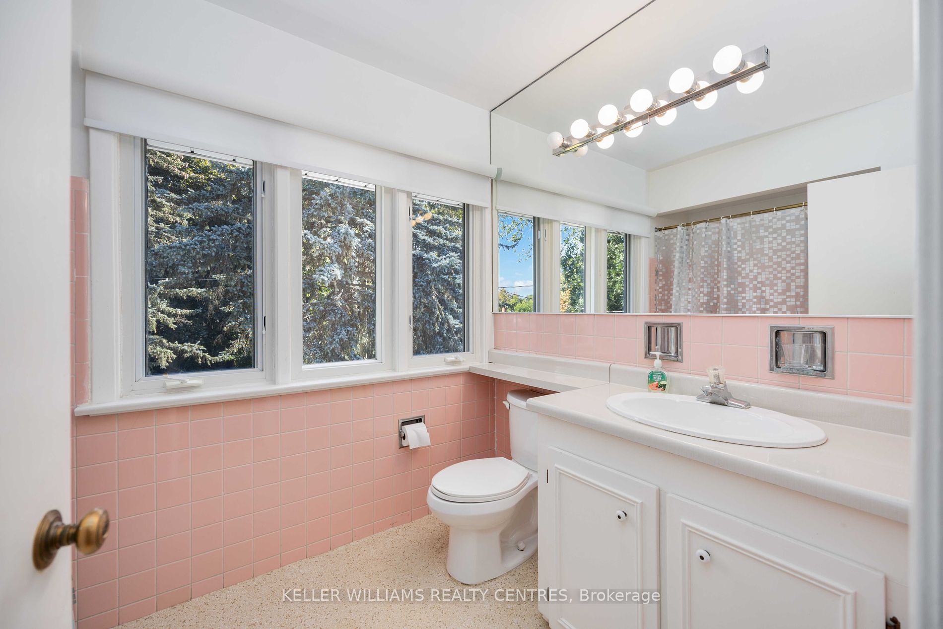 6 Ridgecross Road
