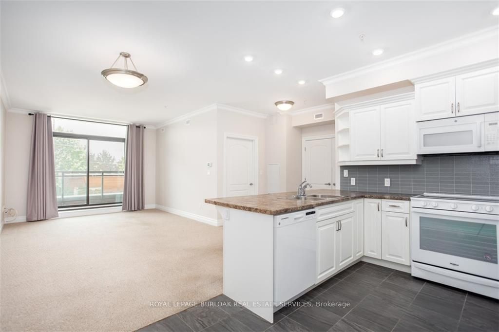 3290 New St, #213