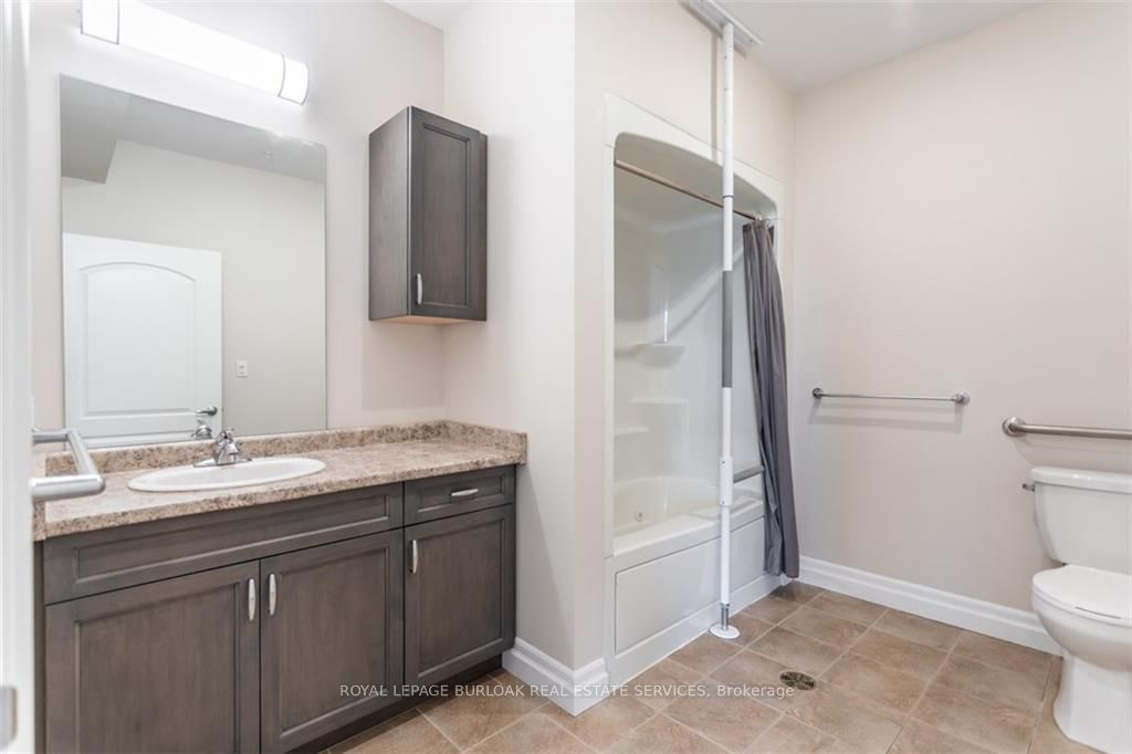 3290 New St, #213