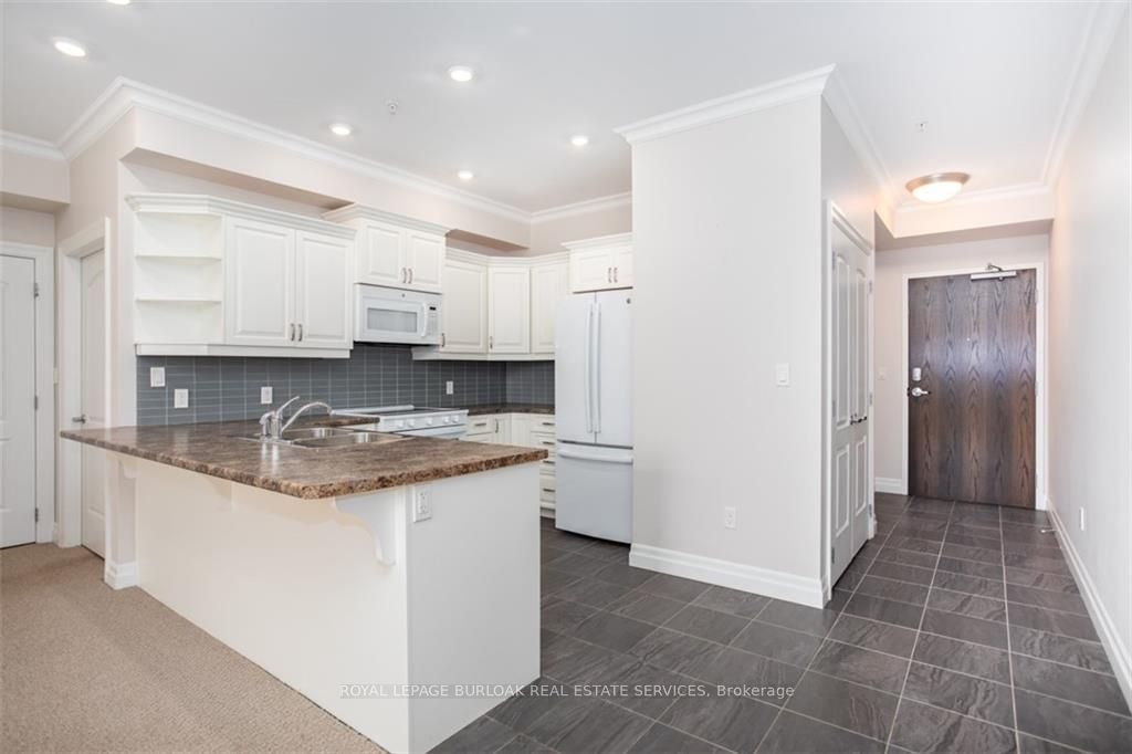 3290 New St, #213