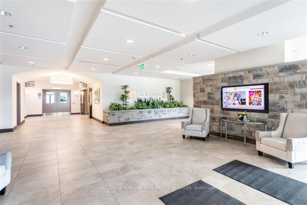 3290 New St, #213