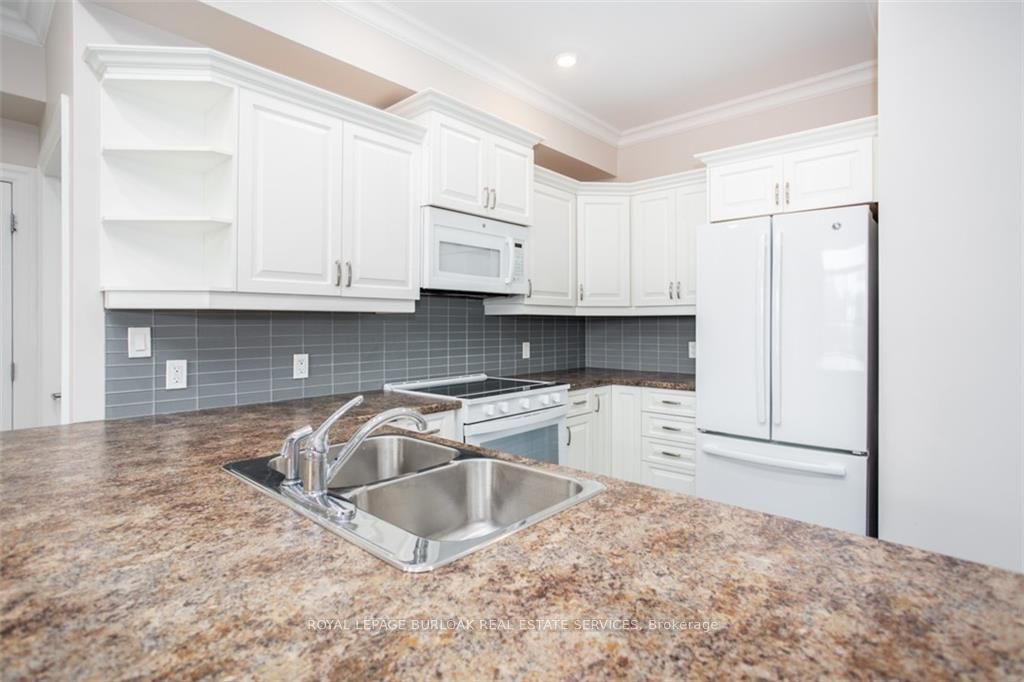 3290 New St, #213