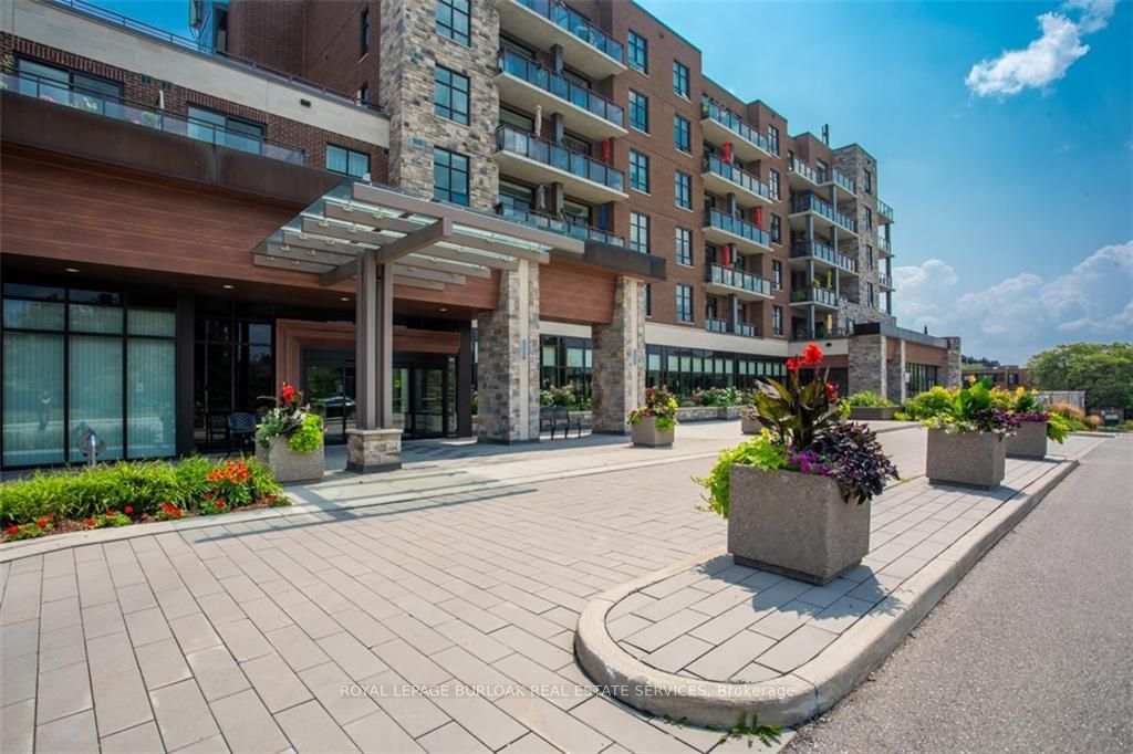 3290 New St, #213