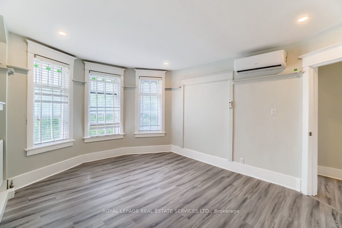 31 Tyndall Avenue