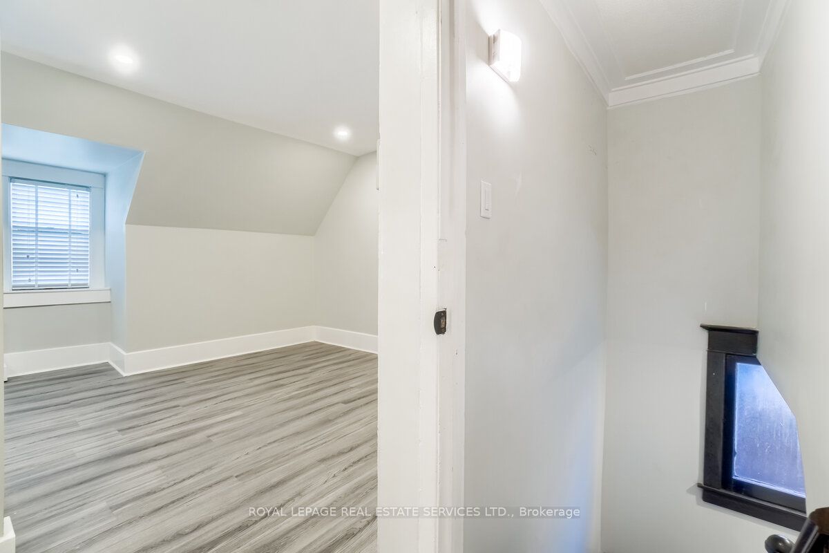 31 Tyndall Avenue