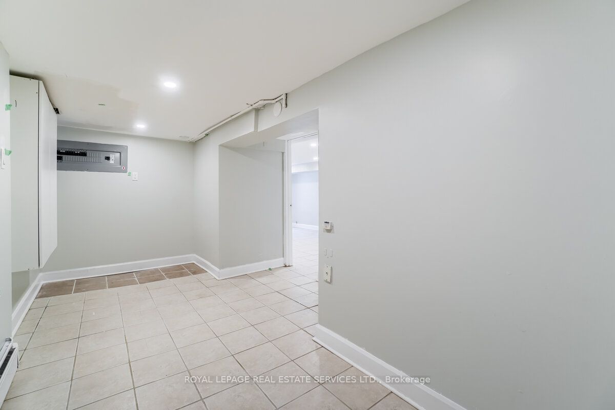 31 Tyndall Avenue