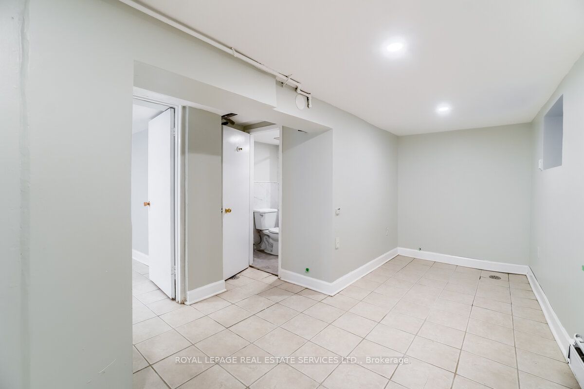 31 Tyndall Avenue