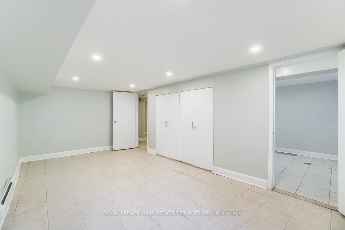 31 Tyndall Avenue
