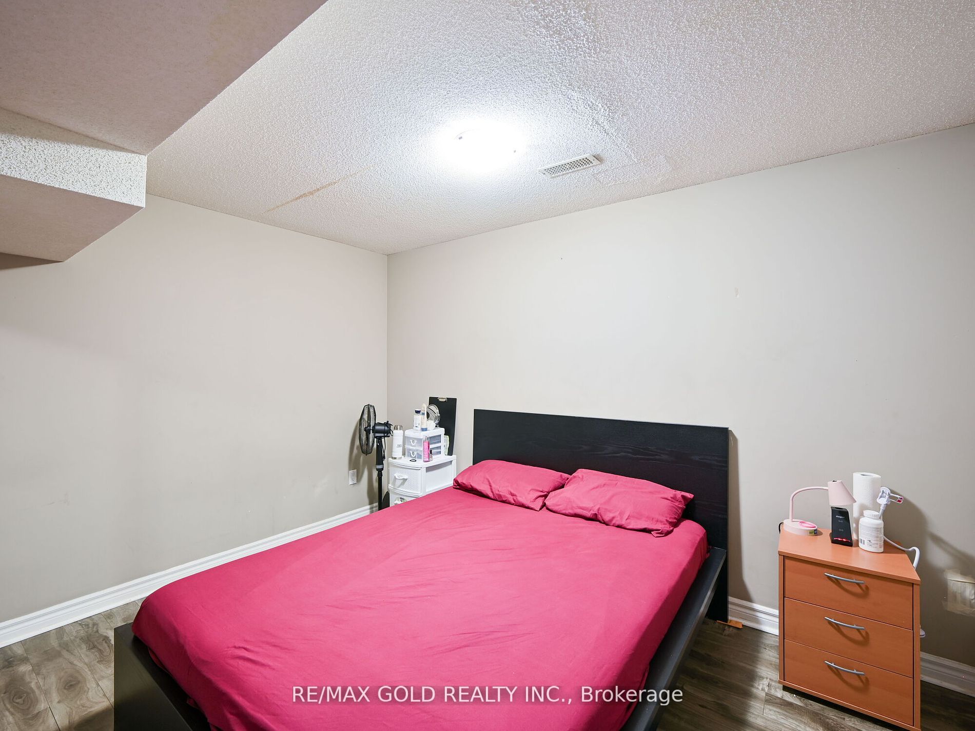 25 Maverick Cres