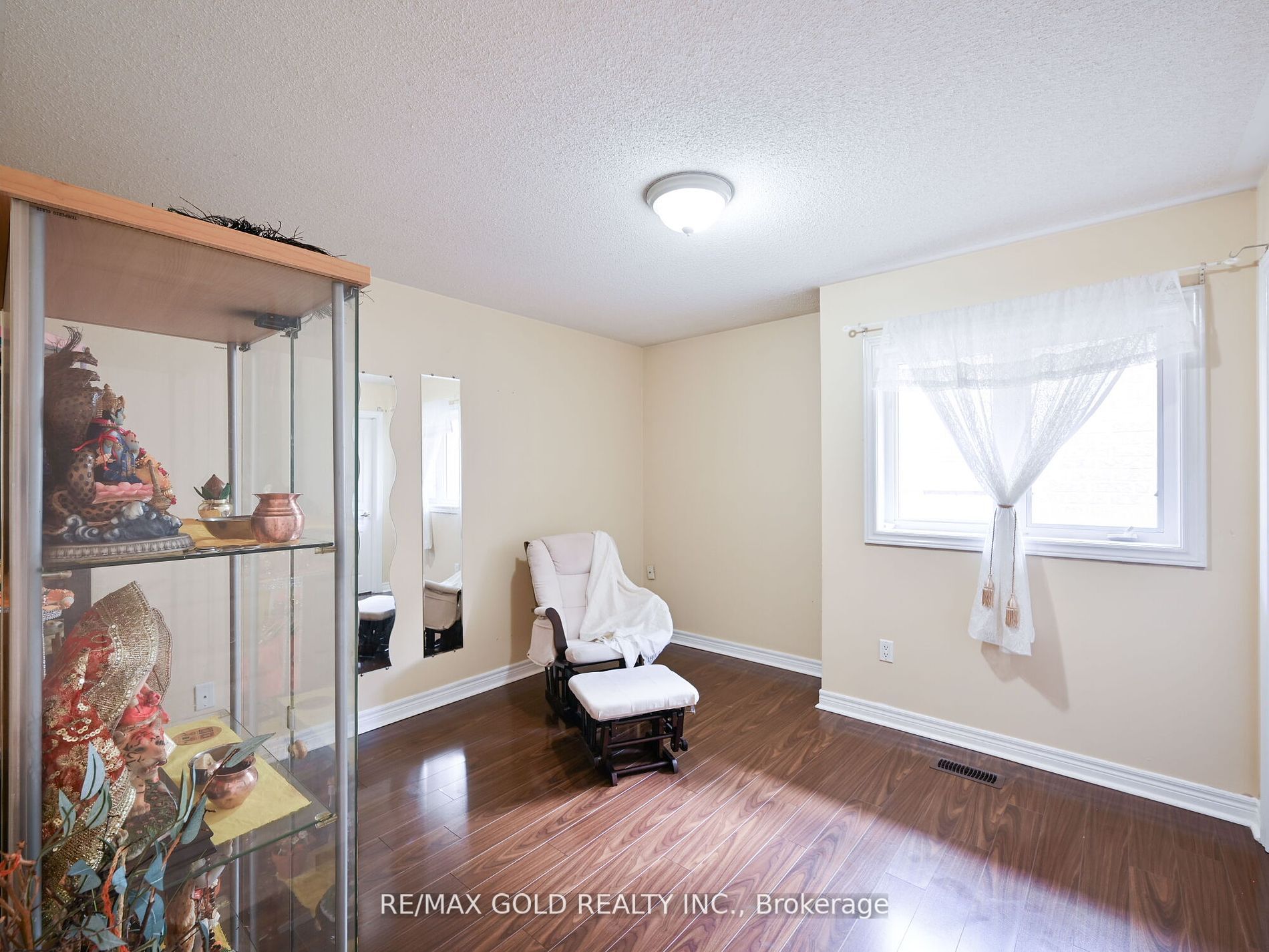 25 Maverick Cres