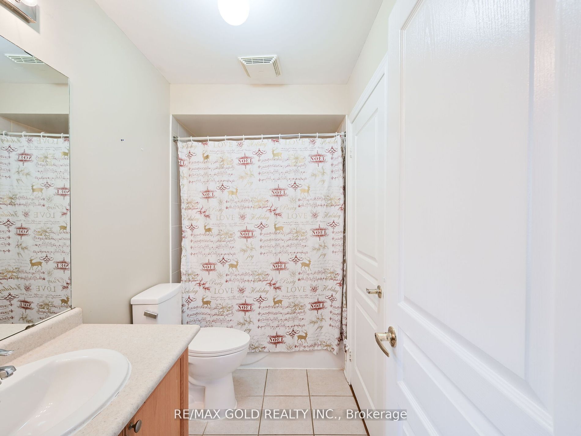 25 Maverick Cres