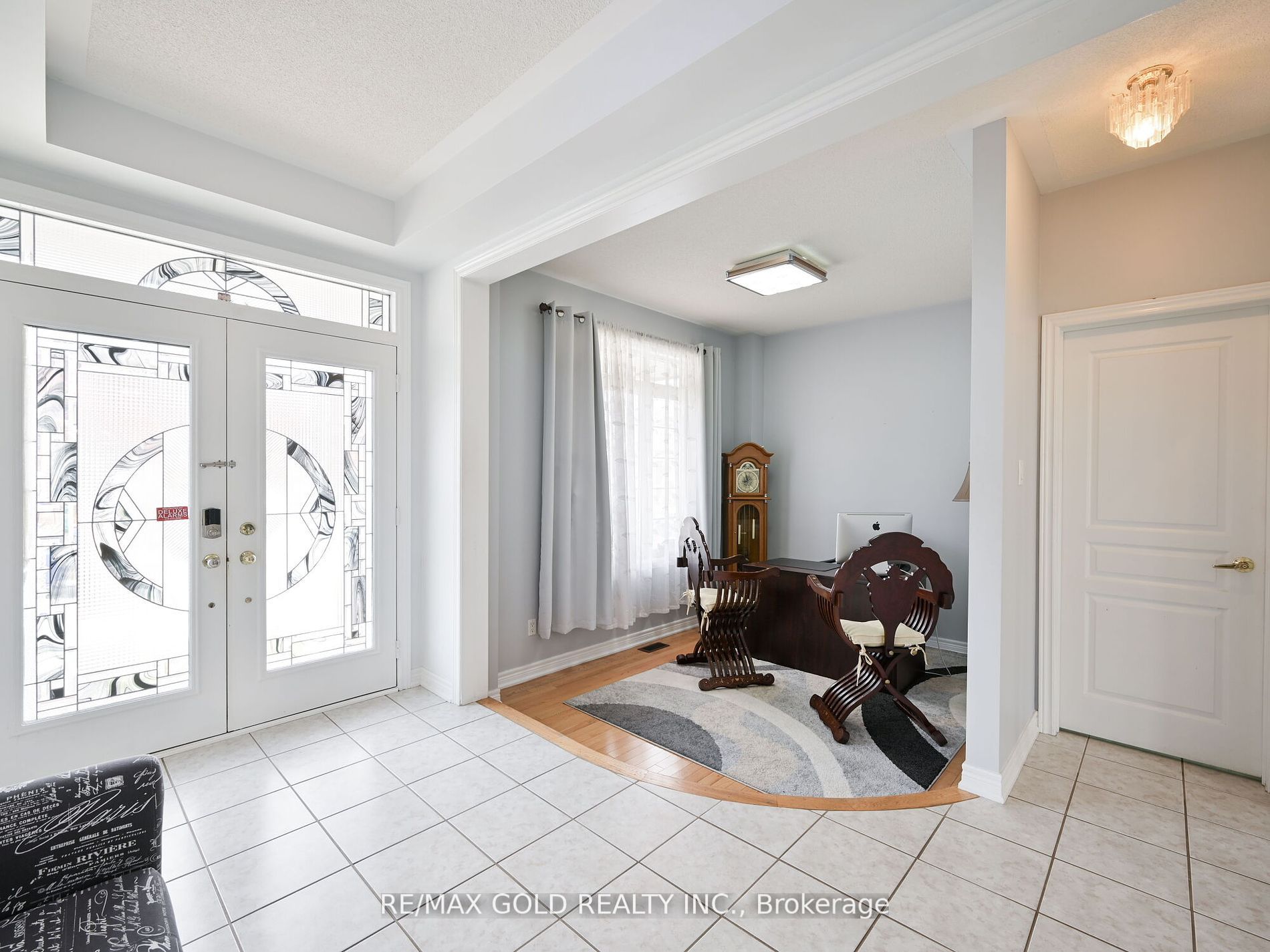 25 Maverick Cres