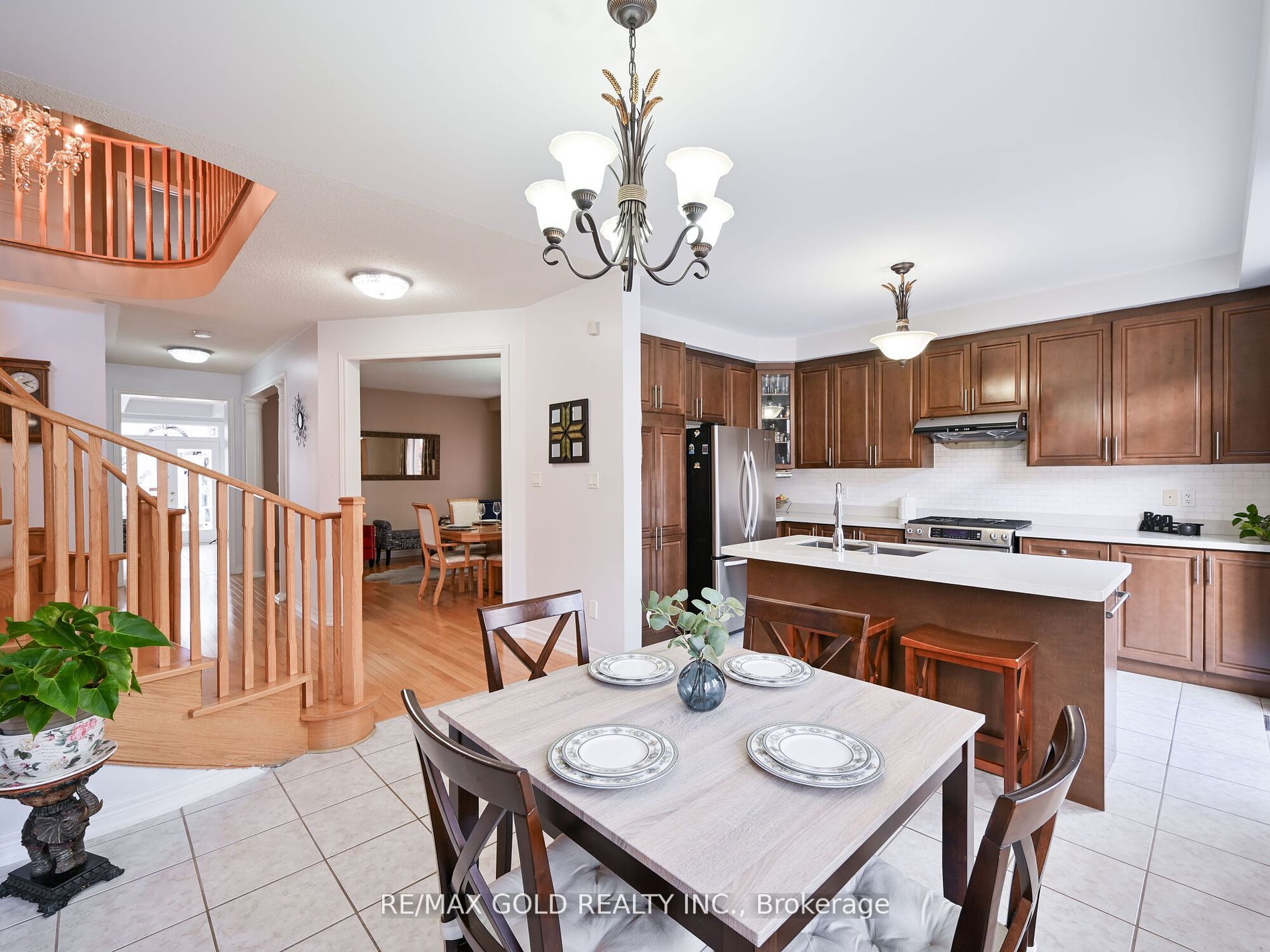 25 Maverick Cres