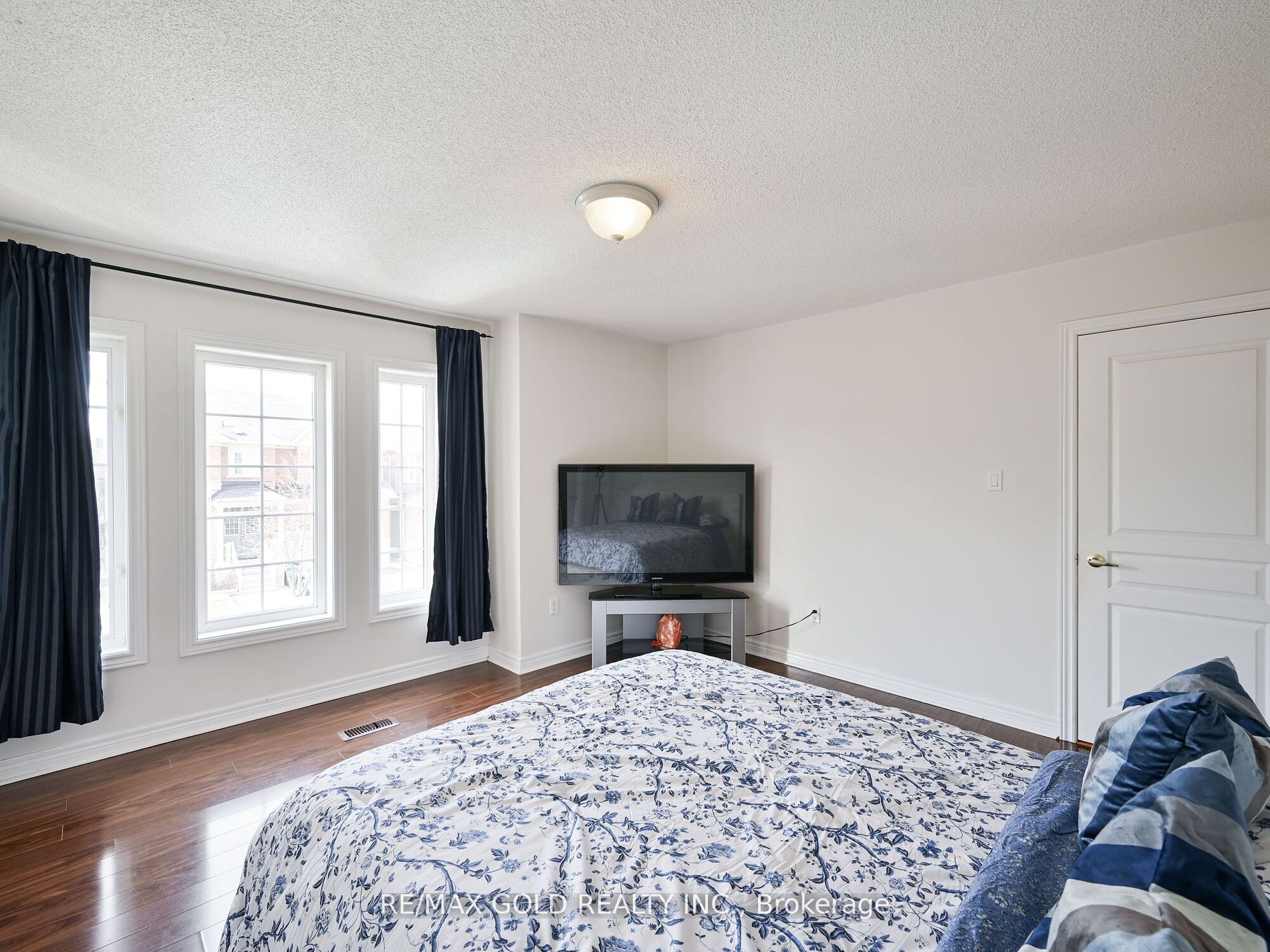 25 Maverick Cres