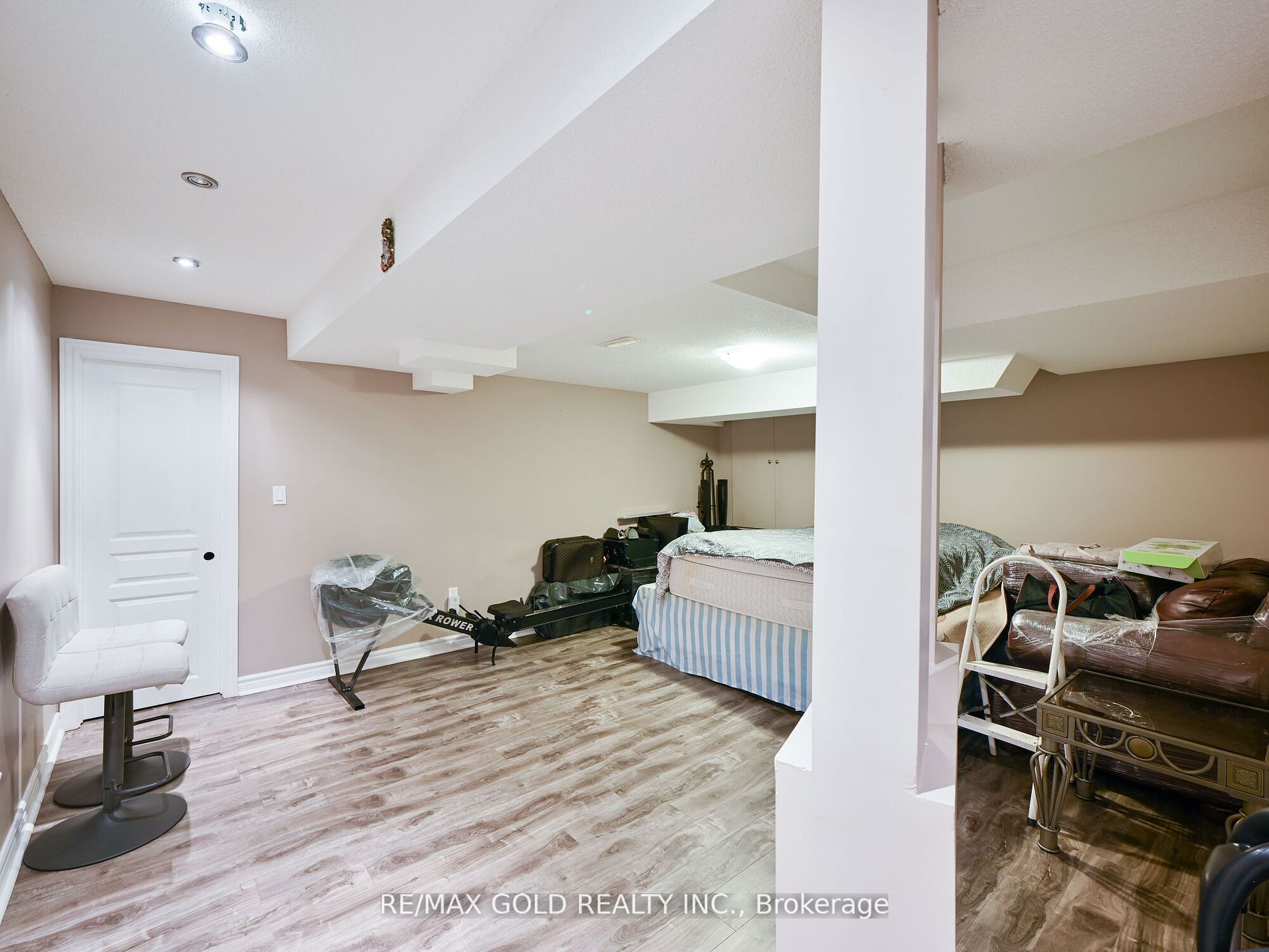 25 Maverick Cres