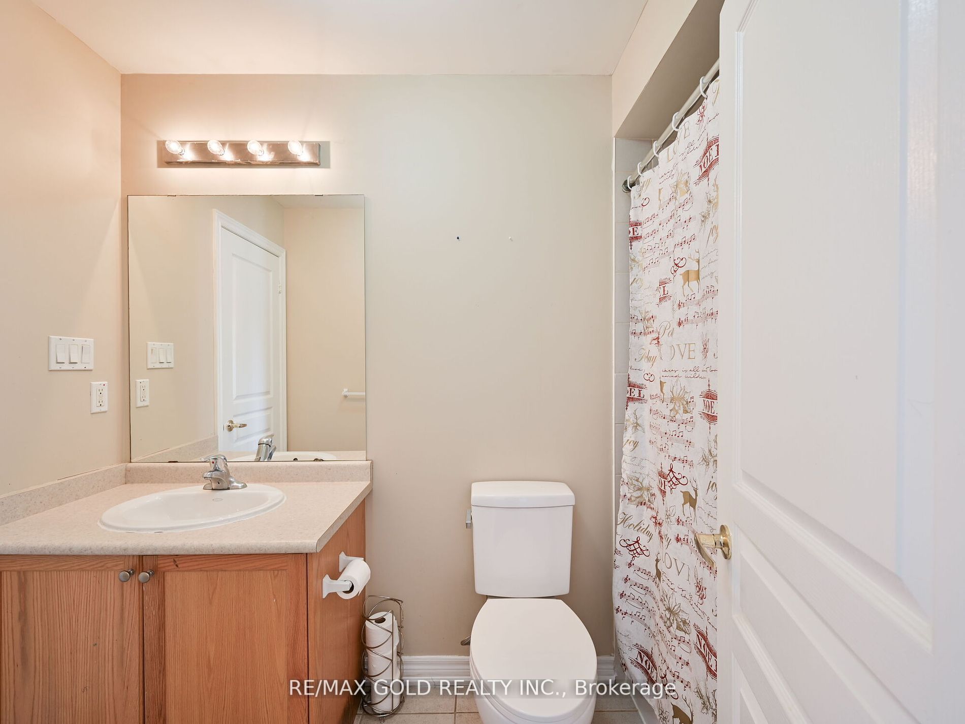 25 Maverick Cres