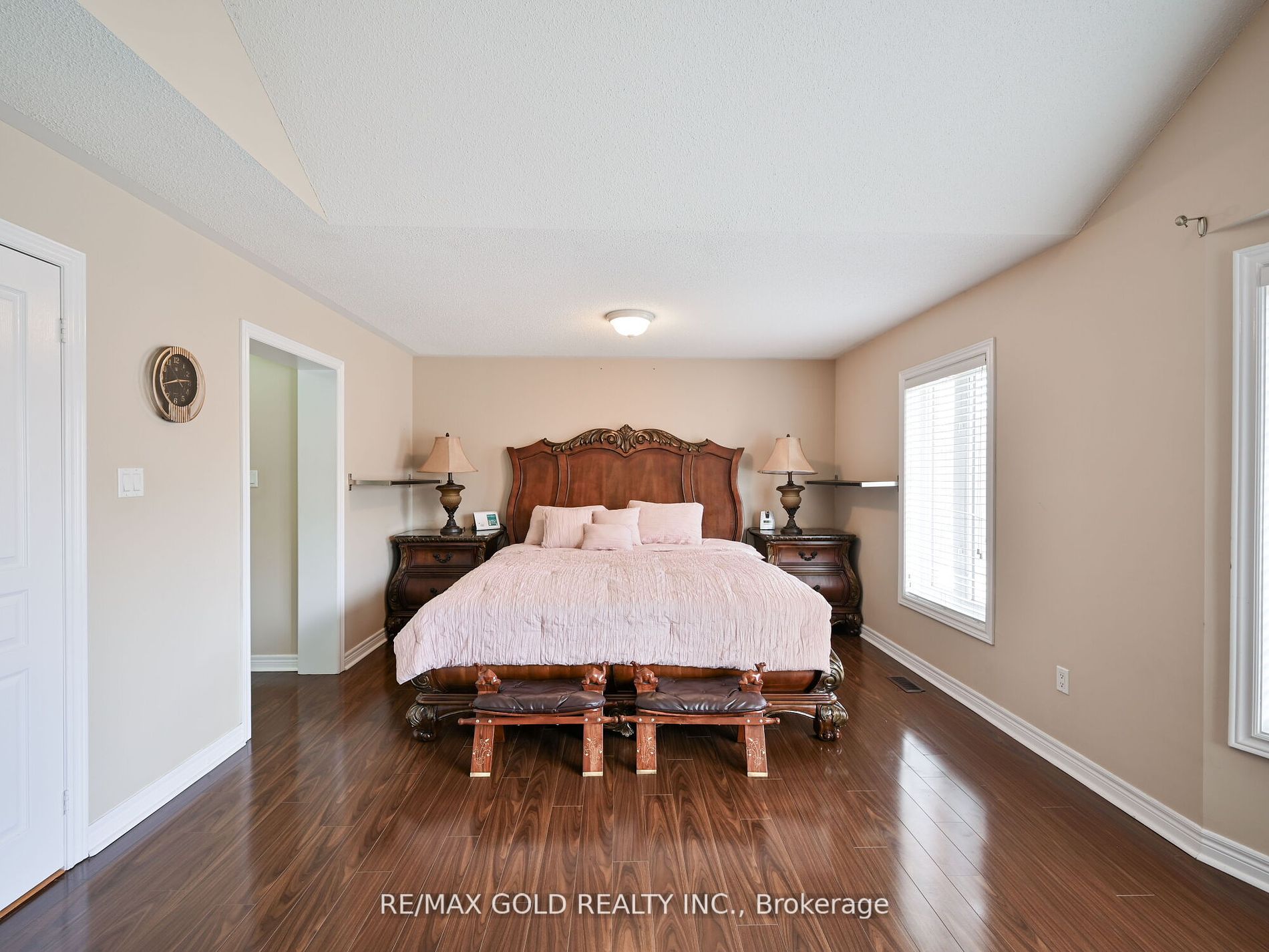 25 Maverick Cres