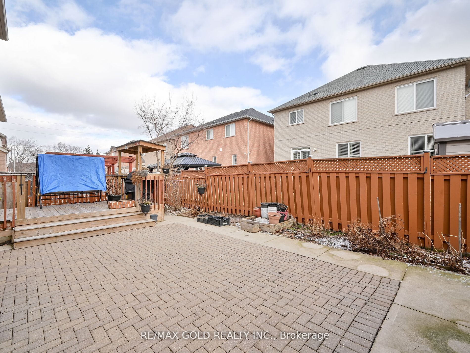 25 Maverick Cres