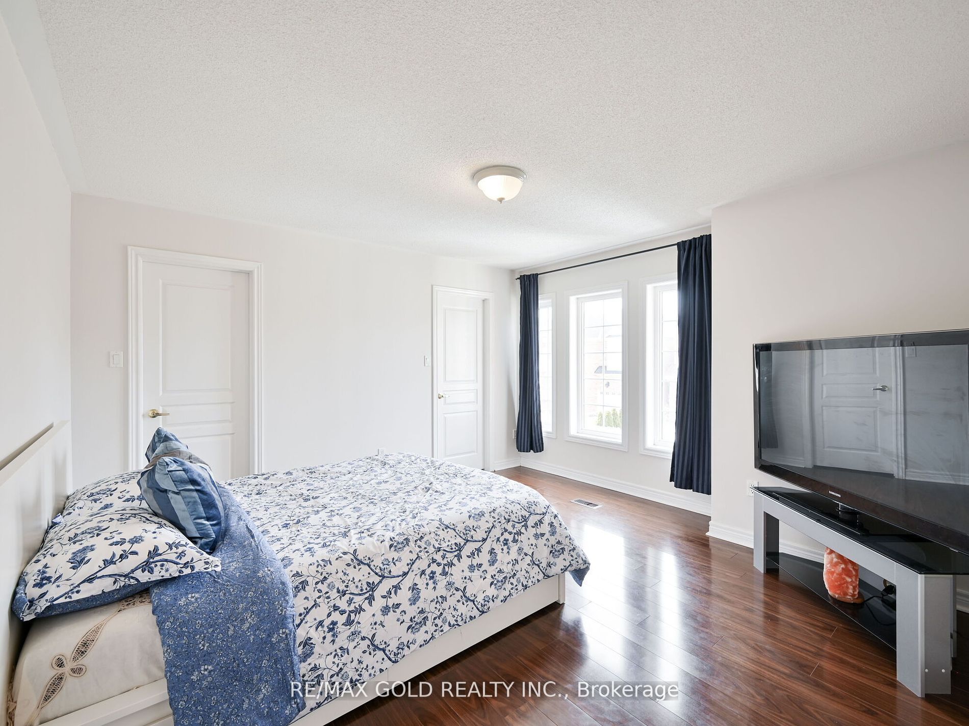 25 Maverick Cres