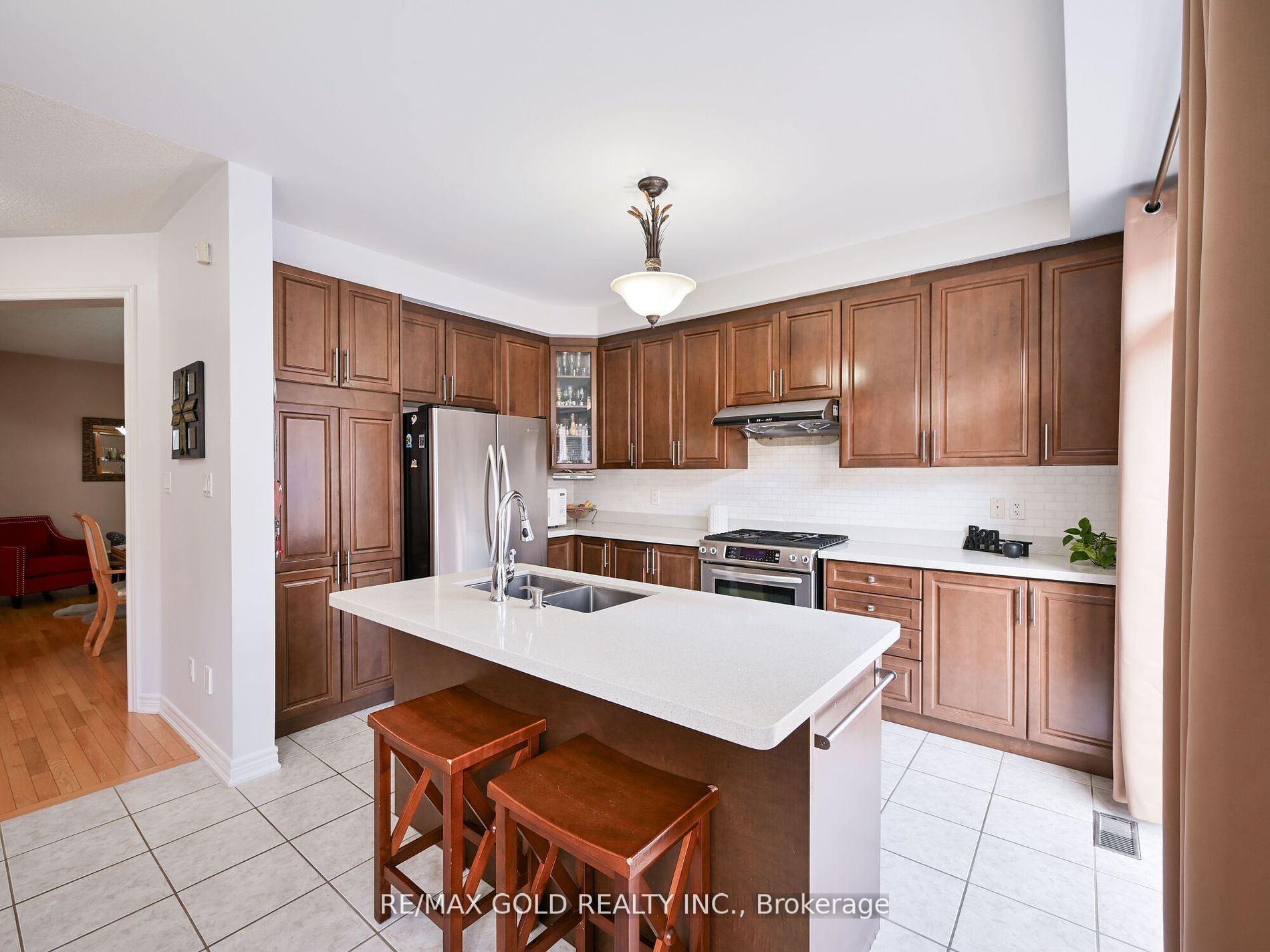 25 Maverick Cres