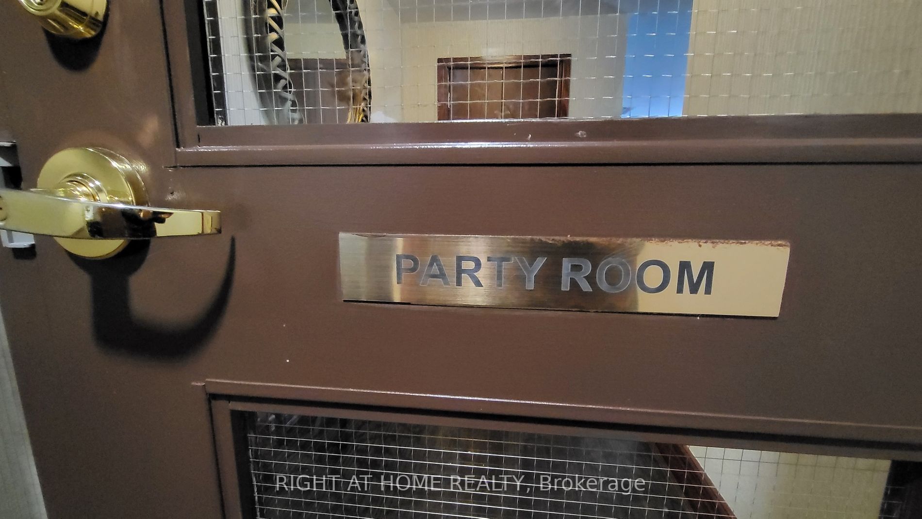 2545 Erin Centre Blvd, #1704