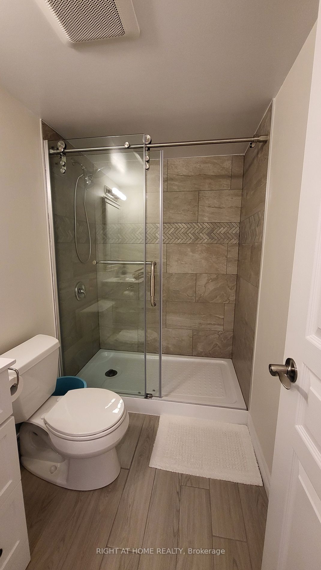 2545 Erin Centre Blvd, #1704