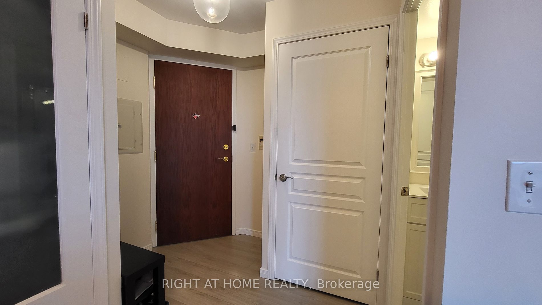 2545 Erin Centre Blvd, #1704