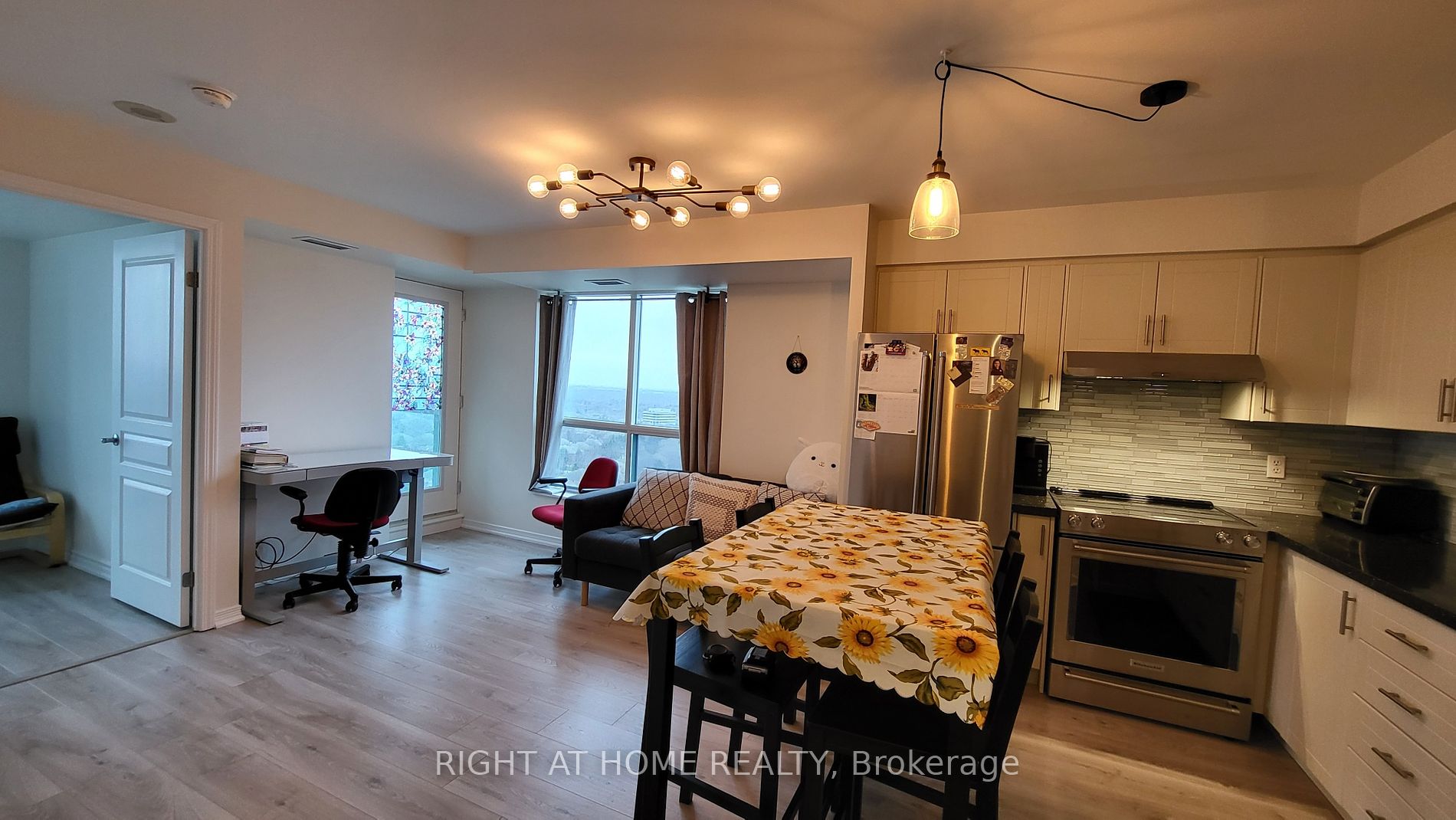 2545 Erin Centre Blvd, #1704