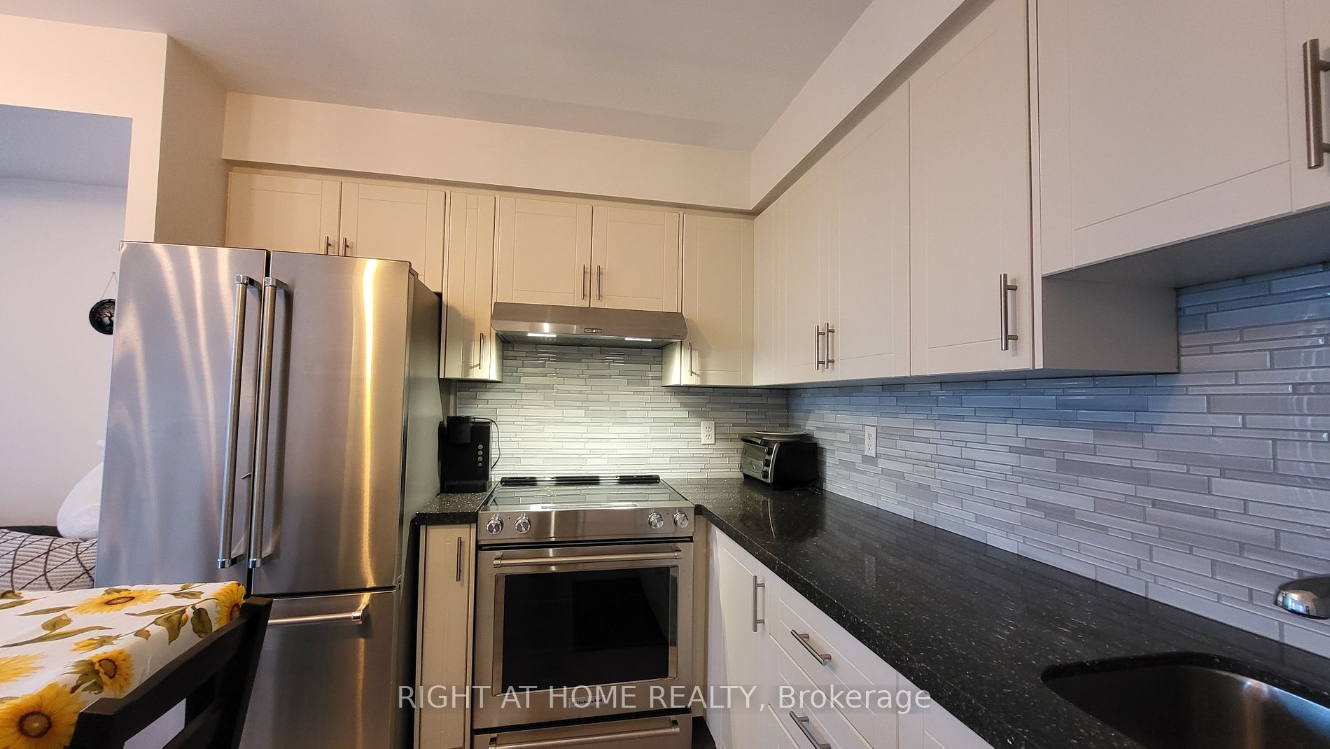 2545 Erin Centre Blvd, #1704