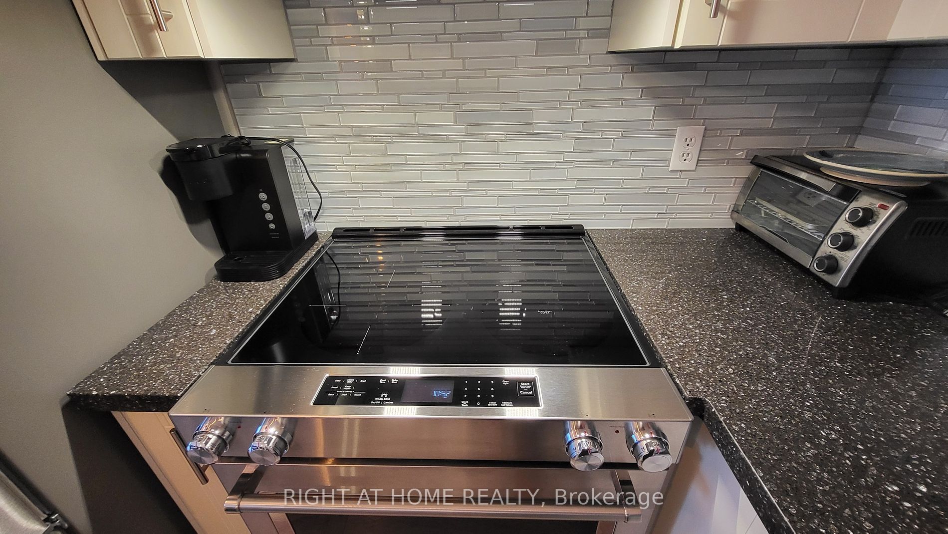 2545 Erin Centre Blvd, #1704