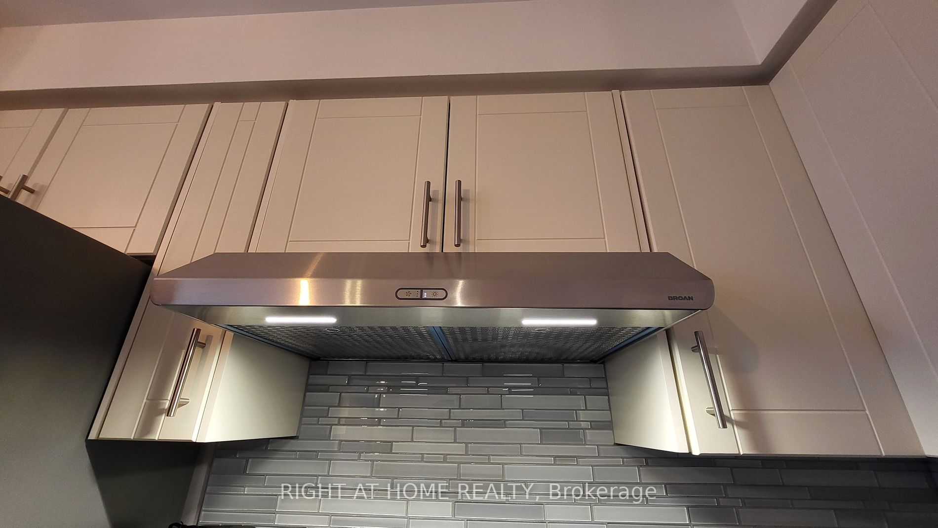 2545 Erin Centre Blvd, #1704