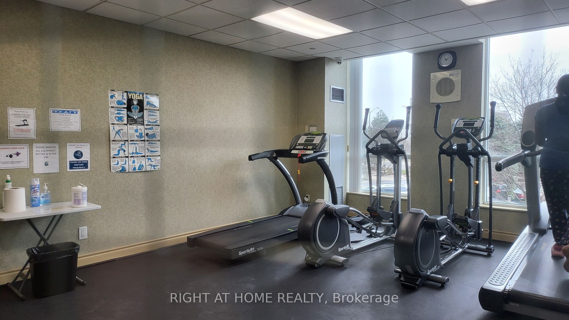 2545 Erin Centre Blvd, #1704